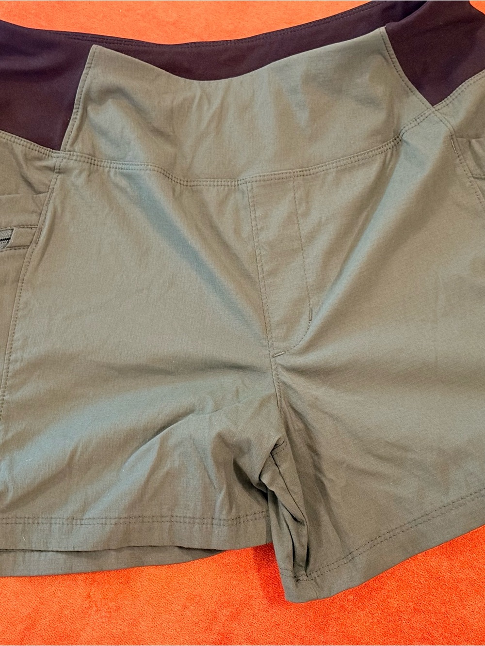 Outdoor Research, women’s short, dark green
